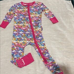 NWOT Posh Peanut LF Unicorn Print Baby Outfit with Pink Accents